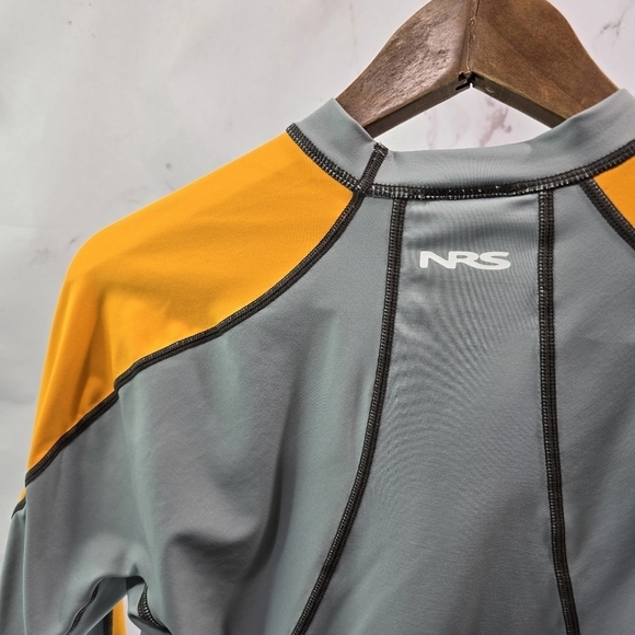 NRS Hydrosilk LS Mens Medium Gray Yellow Rash Guard Swim Long Sleeve Top Shirt - Picture 6 of 11